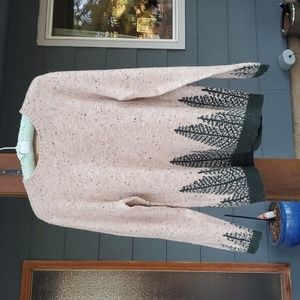 Mens sweater with woodland design. M